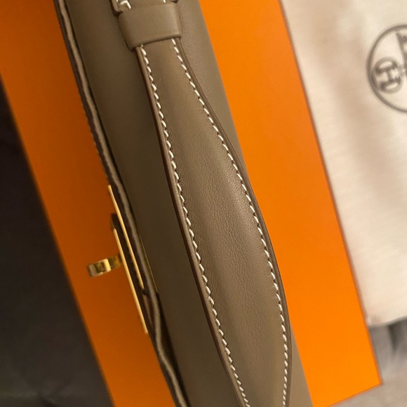 2021 Hermès Kelly Cut Clutch - Etoupe - Swift - Picture 4 of 5